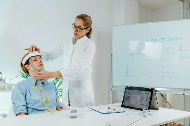 بررسی نظرات درباره نوروفیدبک 